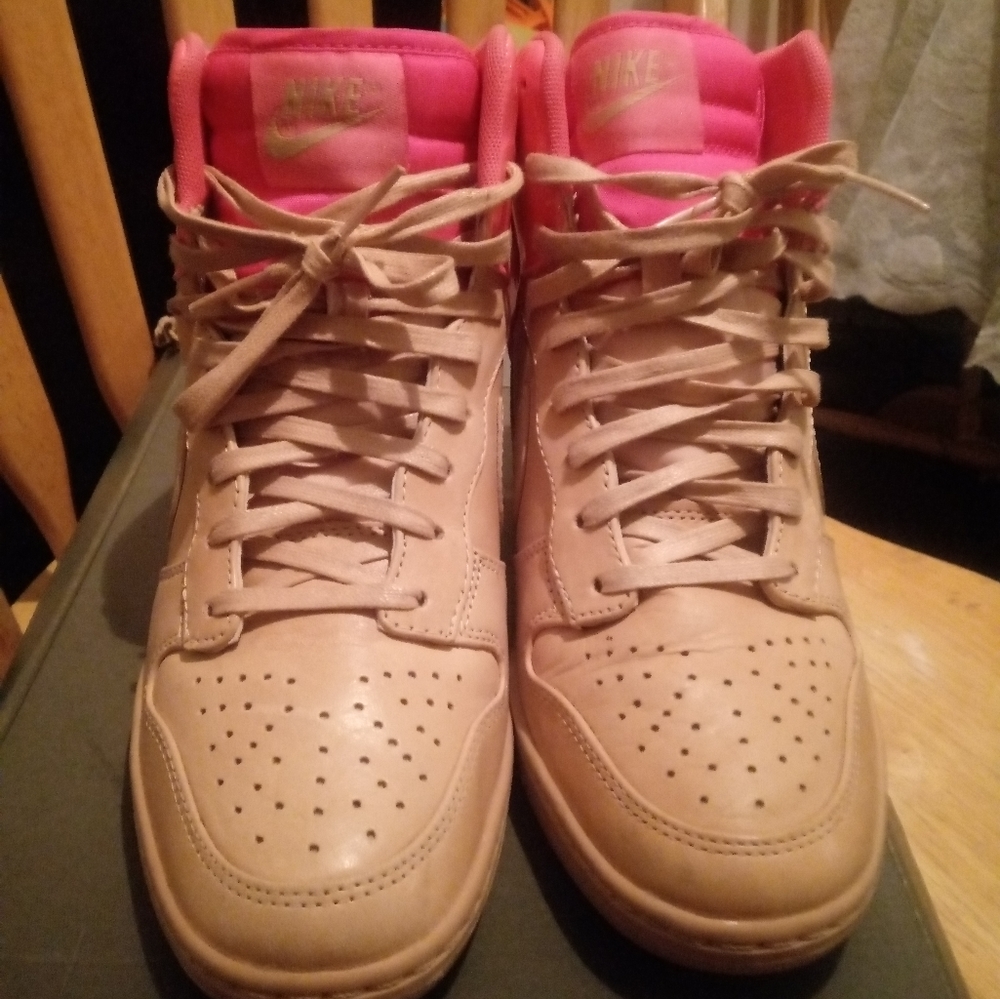 NIKE WOMEN'S DUNK SKY HI VT QS WEDGE 611908-20